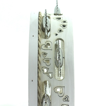 Pandeireta blanca de 9 pares de ferreñas tradicionais con decorado de corazóns - Imaxe 1