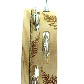 Pandeireta de 9 pares decorada con fentos e ferreñas tradicionais. - Imaxe 1