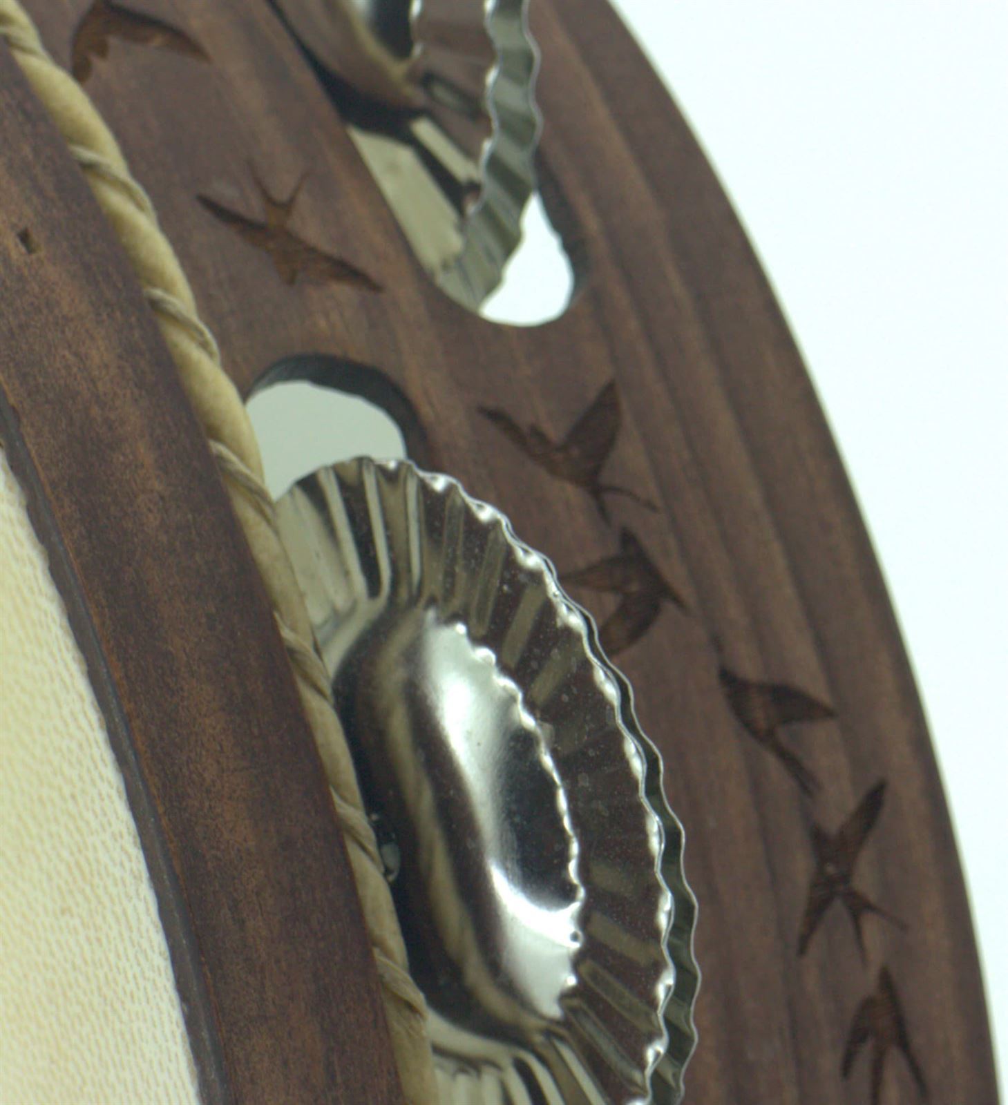 Pandeireta marrón de 9 pares decorada con anduriñas - Imaxe 2