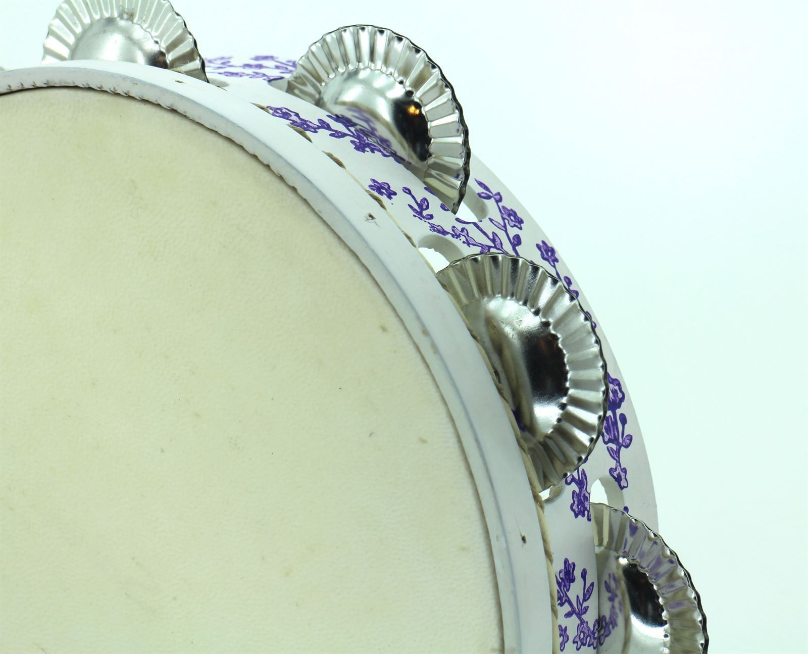 Pandeireta tradicional de 9 pares branca decorada con flores violetas - Imaxe 1