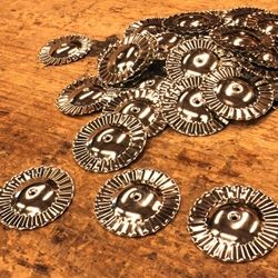 Par de ferreñas tradicionais pequenas - Imaxe 1