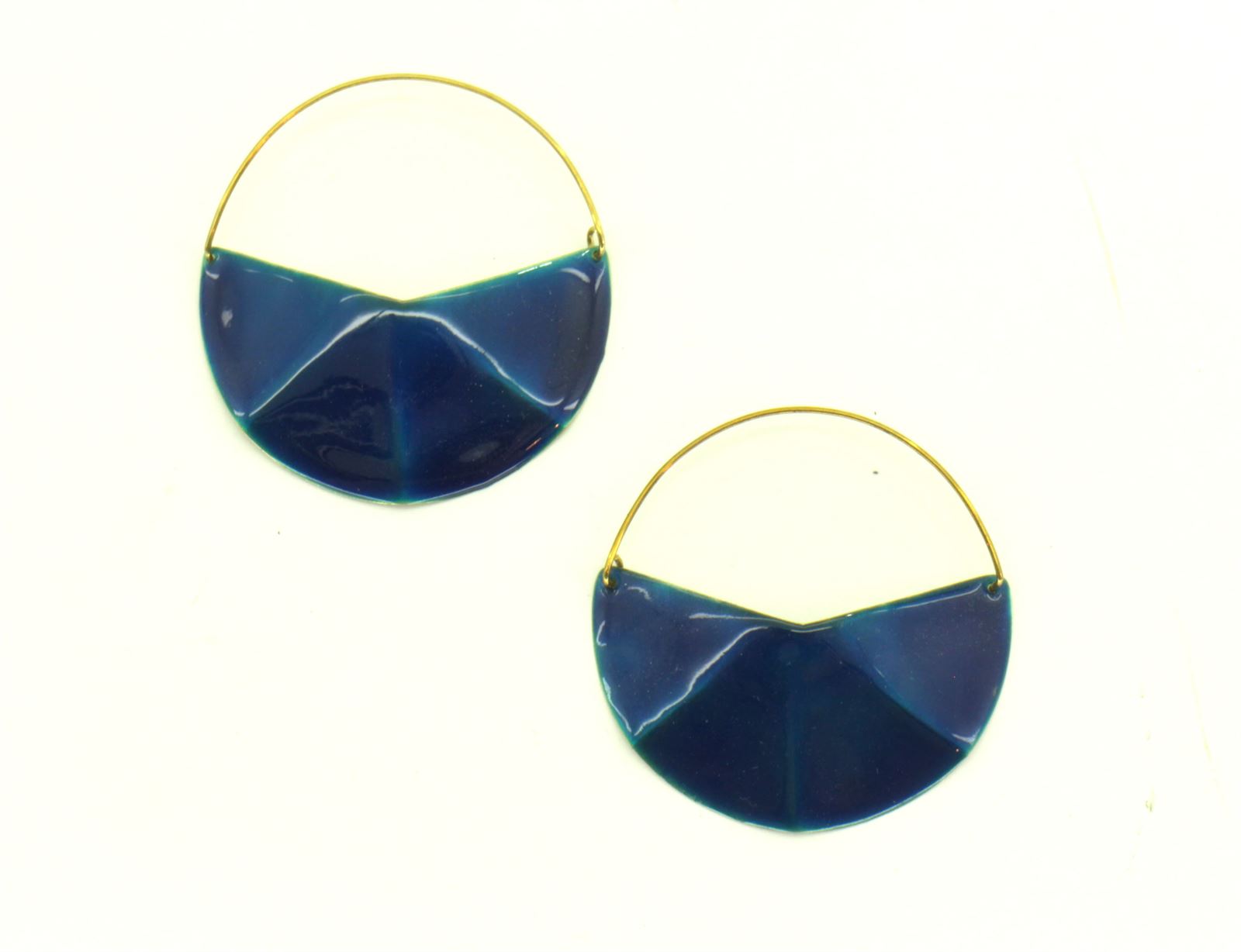 Pendentes de latón dourado de media ferreña manual con esmaltado azul - Imaxe 2